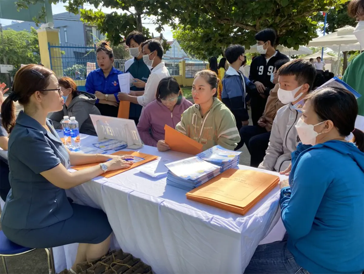 Hướng nghiệp cho sinh viên nên bắt đầu từ đâu